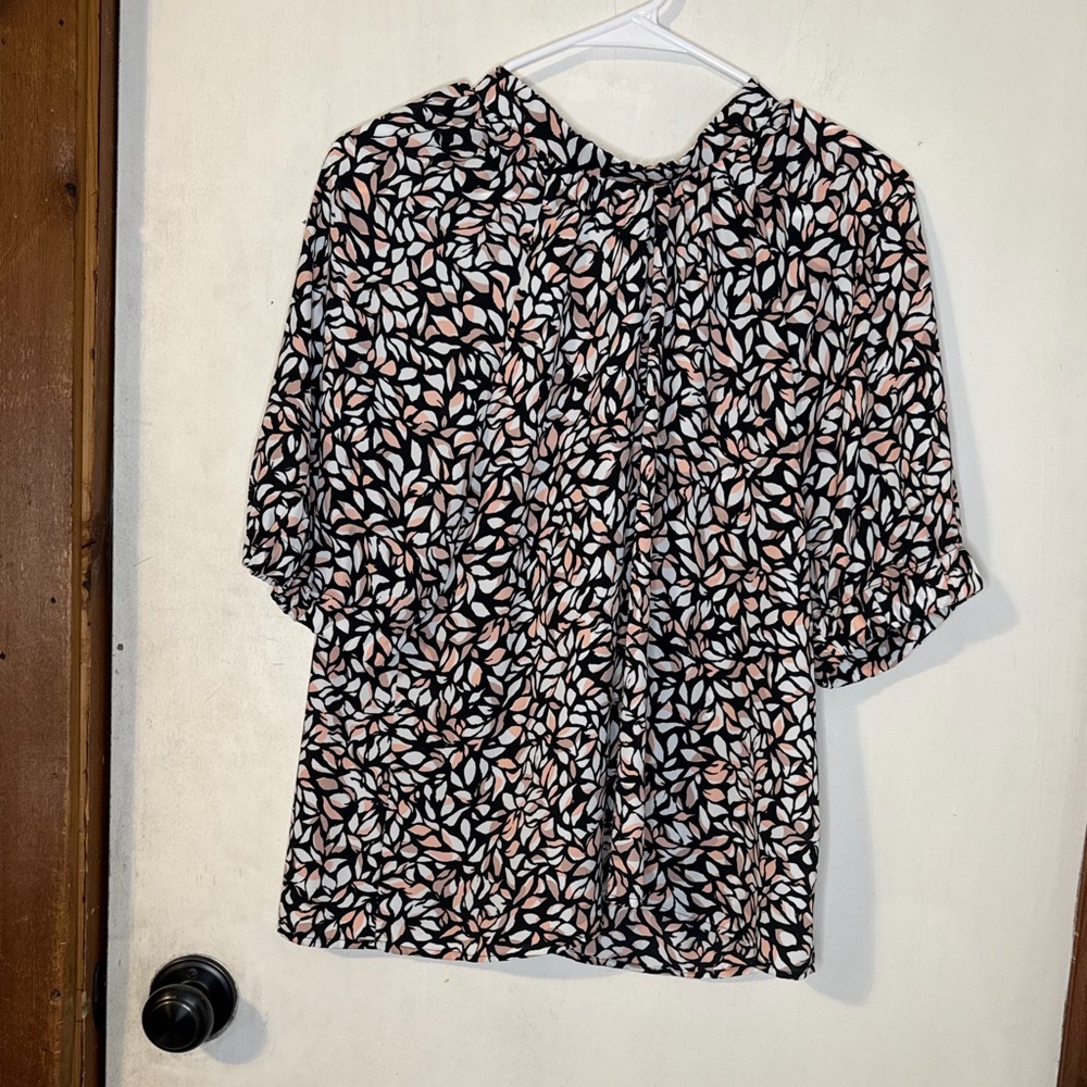 Evereve Black and Pink Leaf Print Blouse
